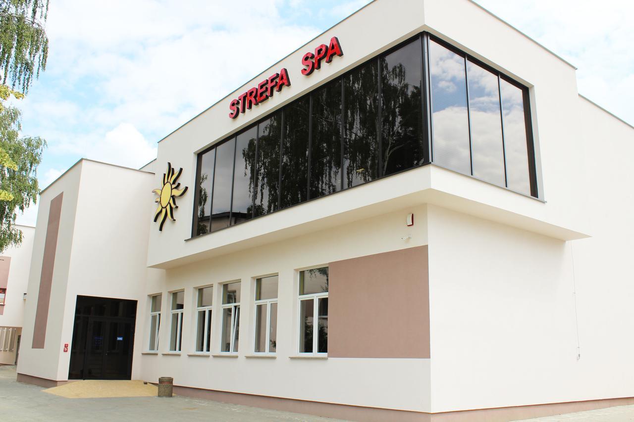 Hotel - Restauracja "Sloneczna" Jarocin Kültér fotó