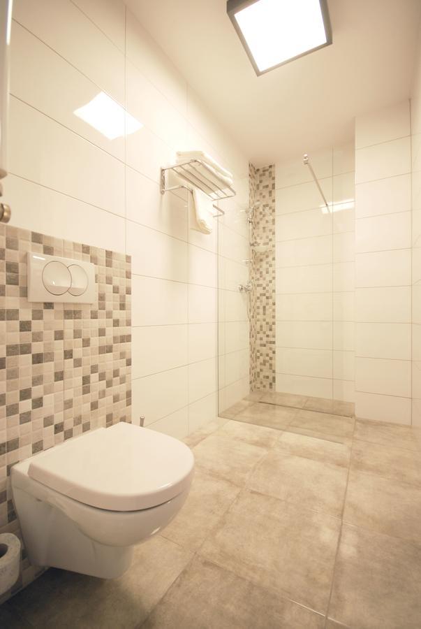 Hotel - Restauracja "Sloneczna" Jarocin Kültér fotó